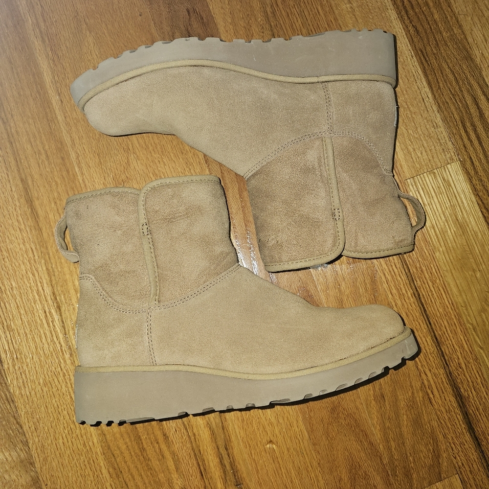 Ugg wedge boots,size 8 Chestnut